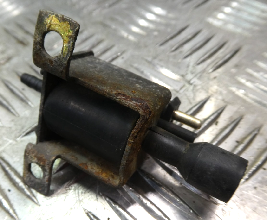Original Mercedes-Benz W126 C126 Druckwandler Magnetventil _ 72107100 gebraucht - 0015407097 – Produktansicht 2