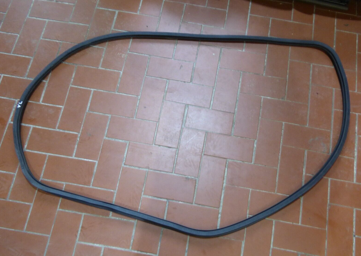 Orig. Porsche Cayenne 92A Türdichtung Tür vorne links 7P0867365B ORIGINAL gebraucht - Gummidichtung – Produktansicht 1