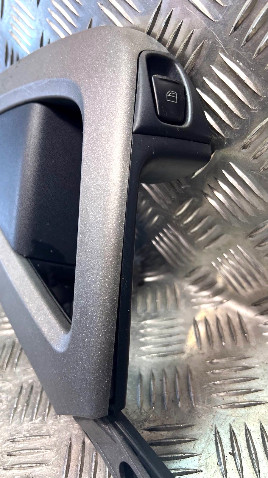 Smart ForTwo 451 ForTwo Türgriff Zuziehgriff vorne rechts ORIGINAL gebraucht - A4517271080 – Produktansicht 2