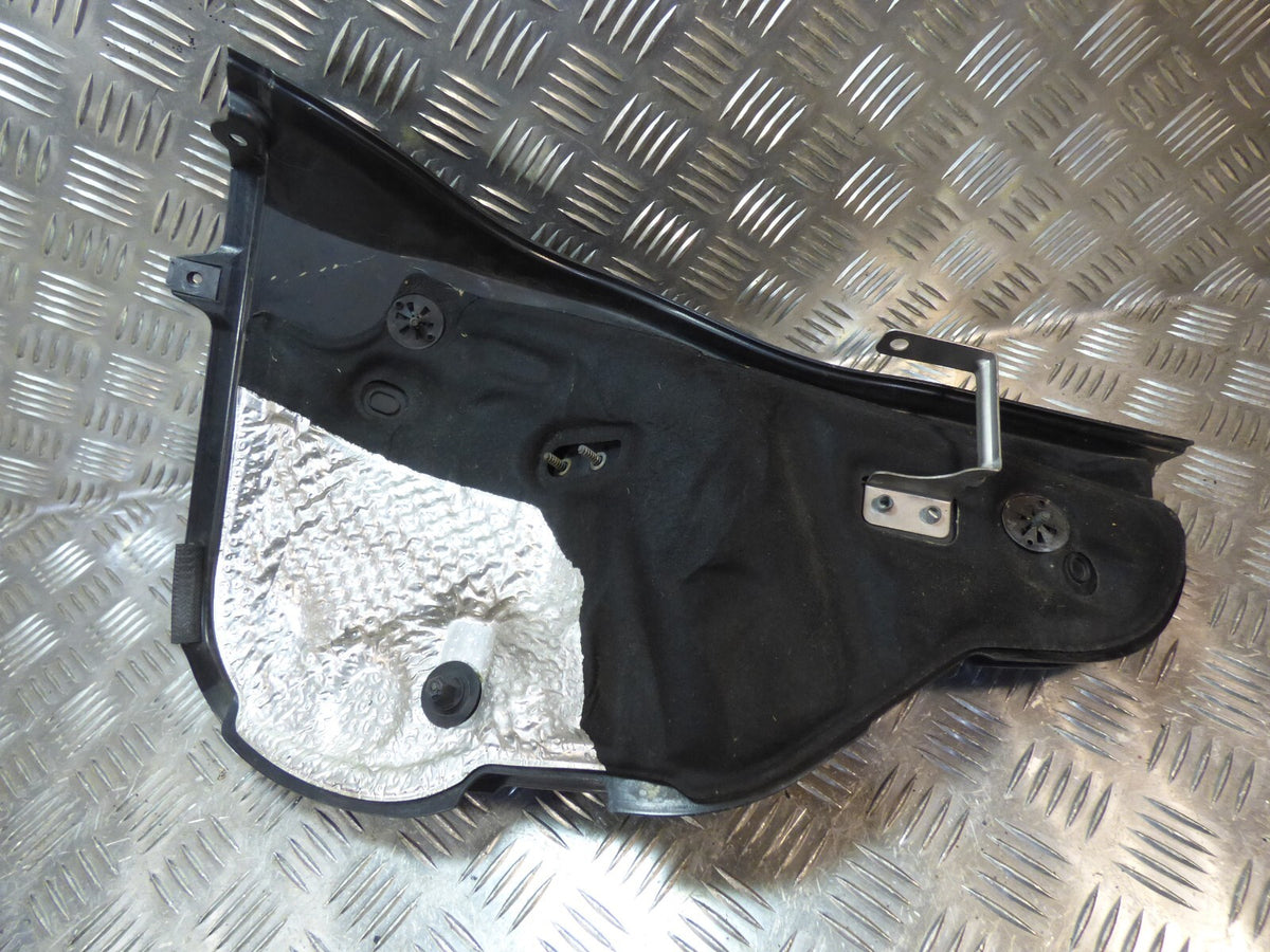Porsche Cayenne 92A Vorne links Isolator Windlauf 7P5819511B ORIGINAL gebraucht - Verkleidung – Produktansicht 1