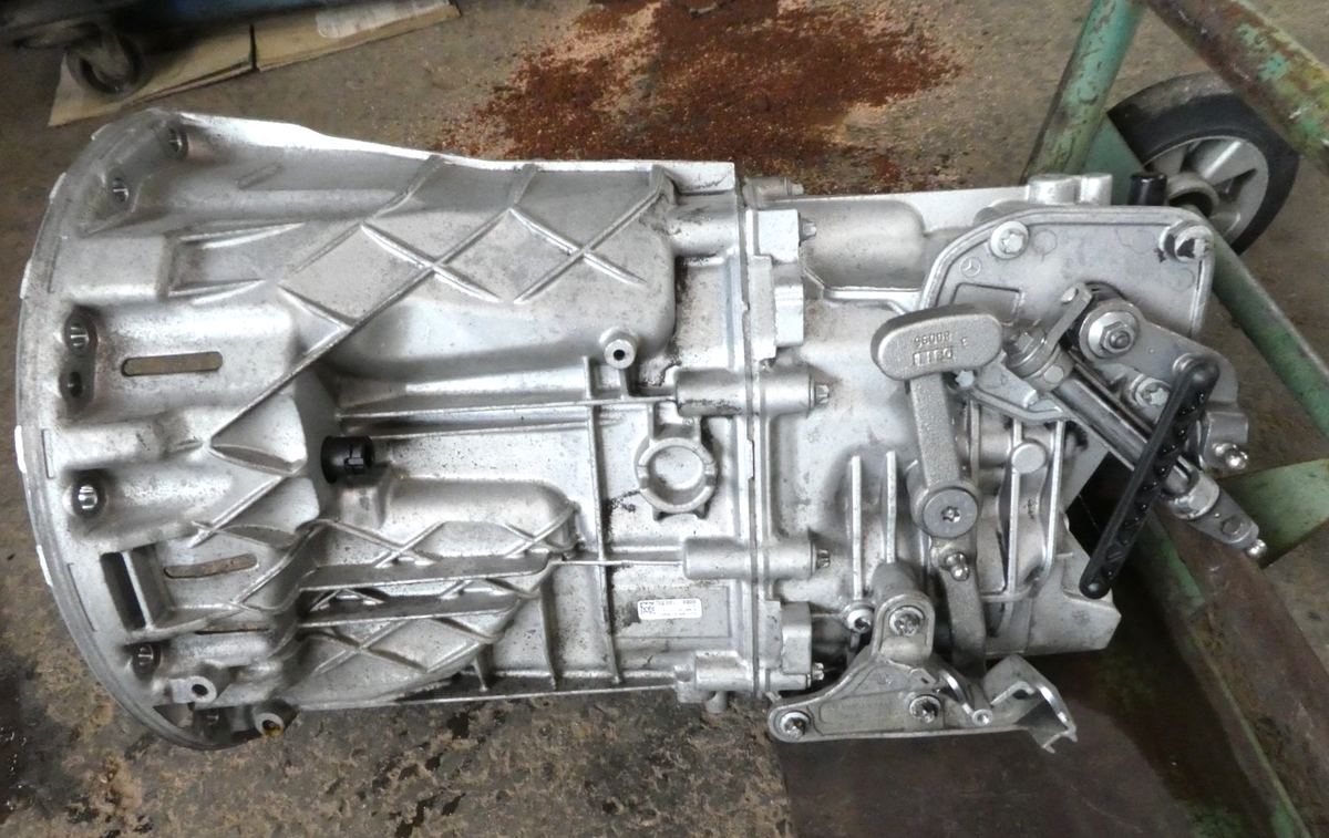 Mercedes Sprinter W906 2.2 CDI 6 Gang Schaltgetriebe Getriebe 711680 ORIGINAL gebraucht - A9062602301 – Produktansicht 1