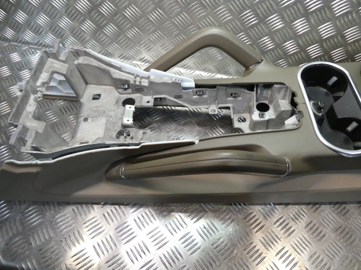 Porsche Cayenne 92A komplette Farbe: Tartufo ORIGINAL gebraucht - Armlehne – Produktansicht 3