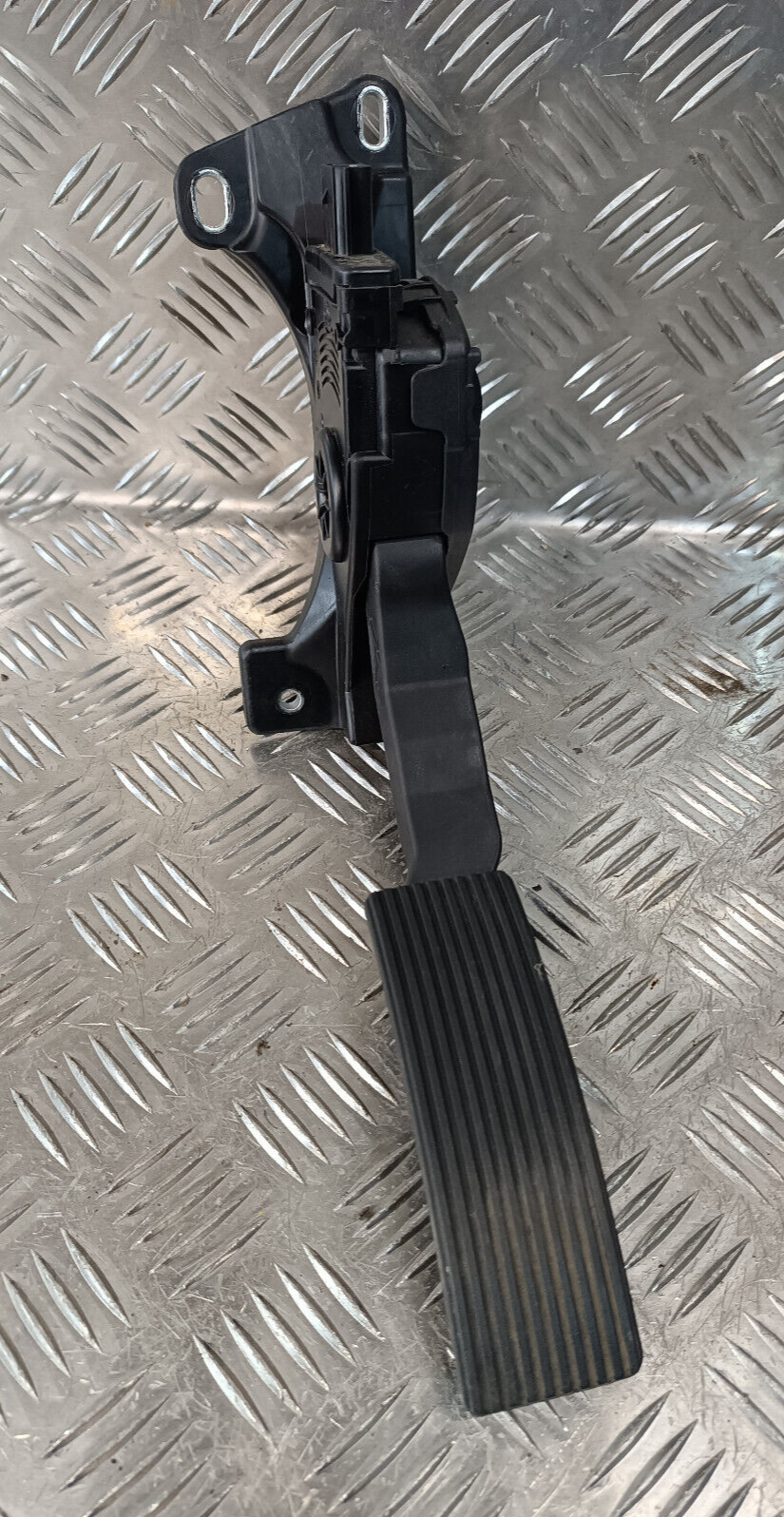 Jeep Grand Cherokee WK2 Gaspedal 6PV933 966-00 ORIGINAL gebraucht - 52124785AF – Produktansicht 1
