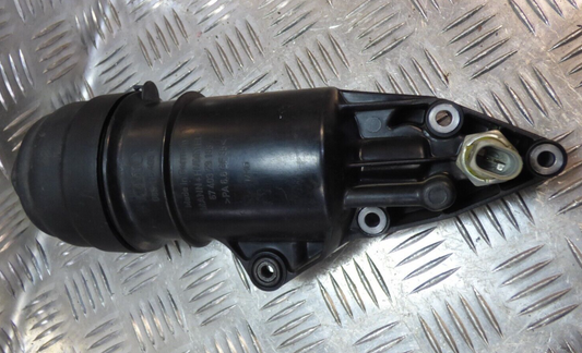 Porsche Cayenne 92A Hybrid Ölfiltergehäuse Gehäuse Halter Ölfilter ORIGINAL gebraucht - 06E115405C – Produktansicht 1