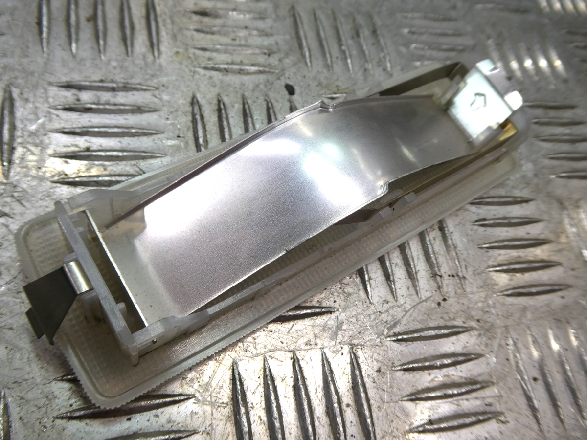 Original Mercedes-Benz W126 C126 500 SEC Leuchte Innenleuchte hinten gebraucht - 1268200101 – Produktansicht 2