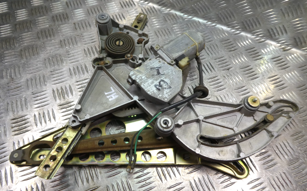 Mercedes-Benz C126 W126 Coupe SEC Fensterheber hinten links mit elktromotor - – Produktansicht 2