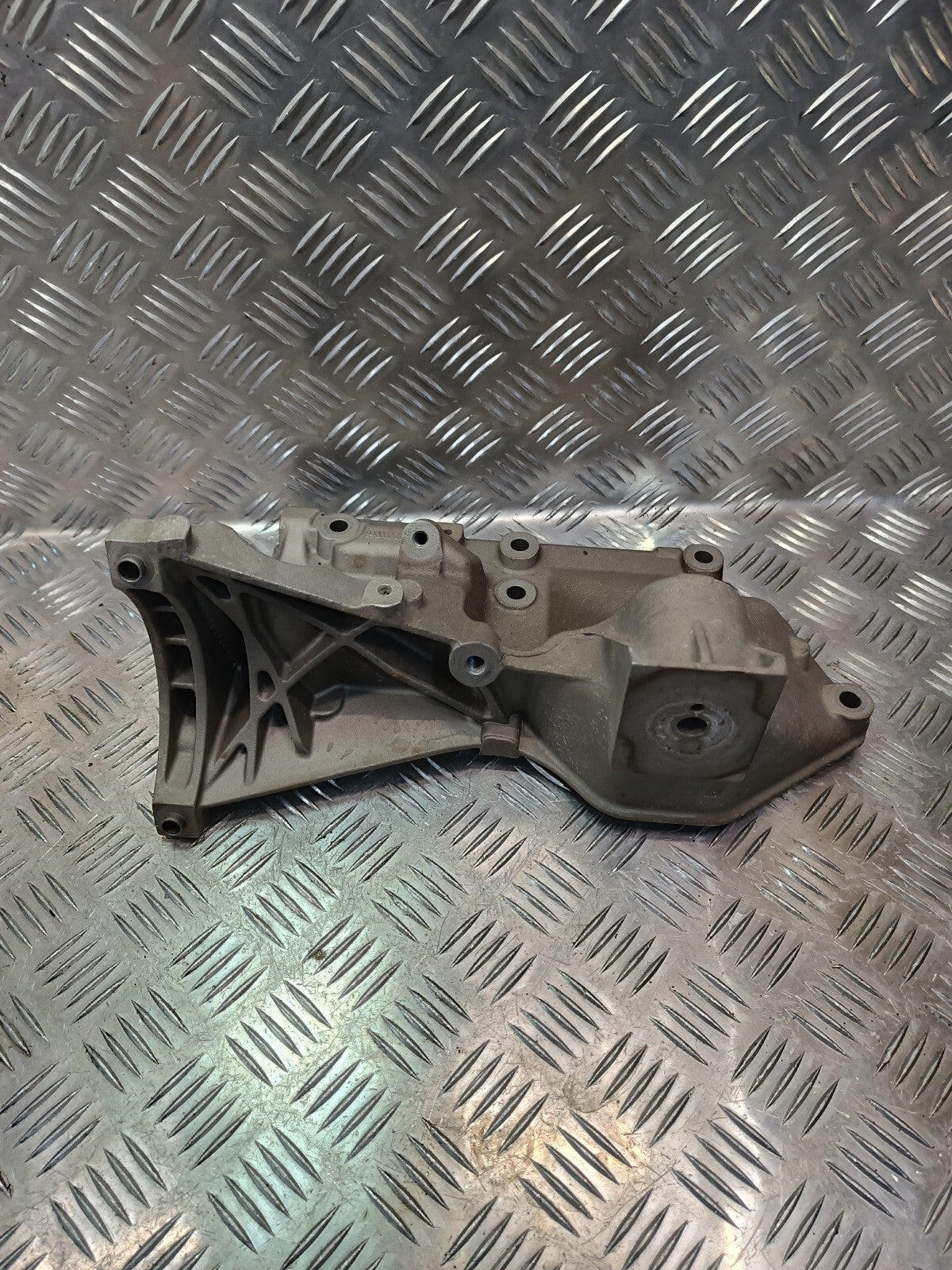 Porsche PANAMERA 970 3.6 V6 Halter Halterung ORIGINAL gebraucht - 9461022250R – Produktansicht 1