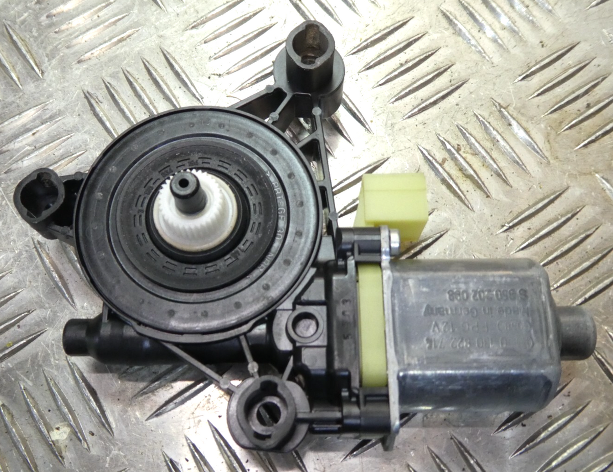 Porsche Macan 95B hinten Rechts 5Q0959802A ORIGINAL gebraucht - Fensterhebermotor – Produktansicht 2