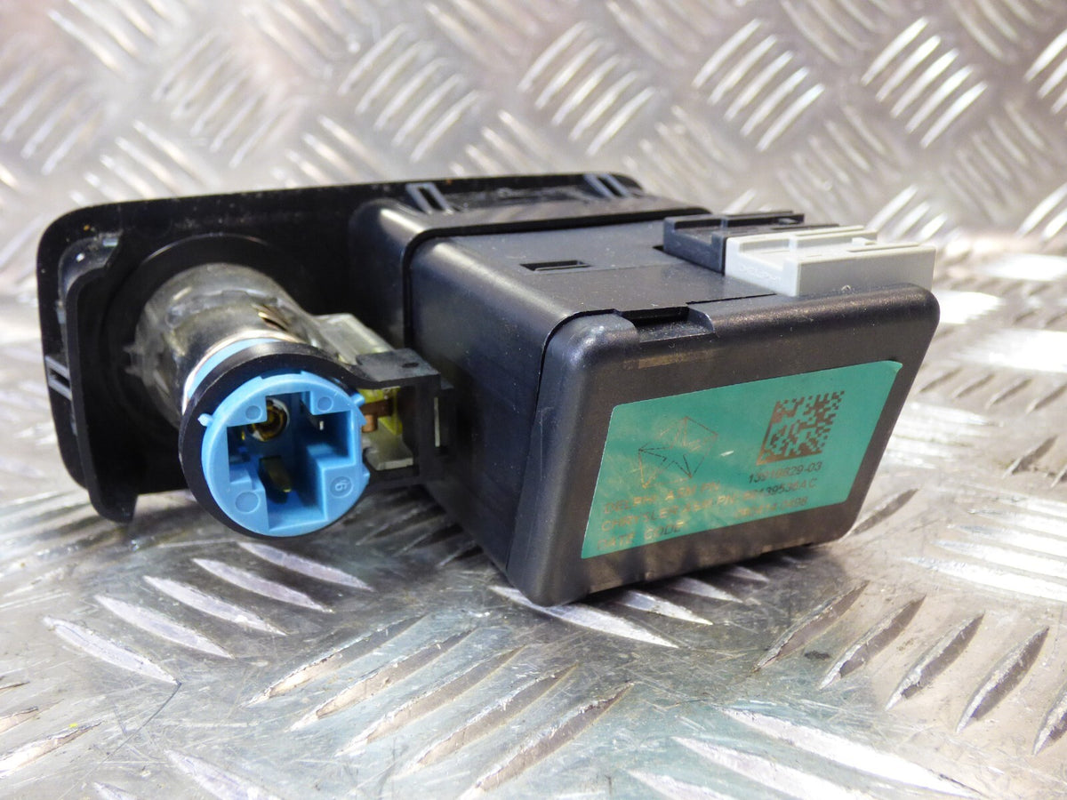 Jeep Cherokee KL Zigarettenanzünder USB SD AUX Connector ORIGINAL gebraucht - 68139536AC – Produktansicht 2