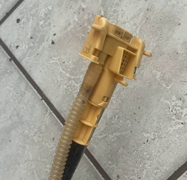 Porsche Cayenne II 92A satz für Linke Kraftstoffpumpe 7P6919715A ORIGINAL gebraucht - Kraftstoffrohr – Produktansicht 4