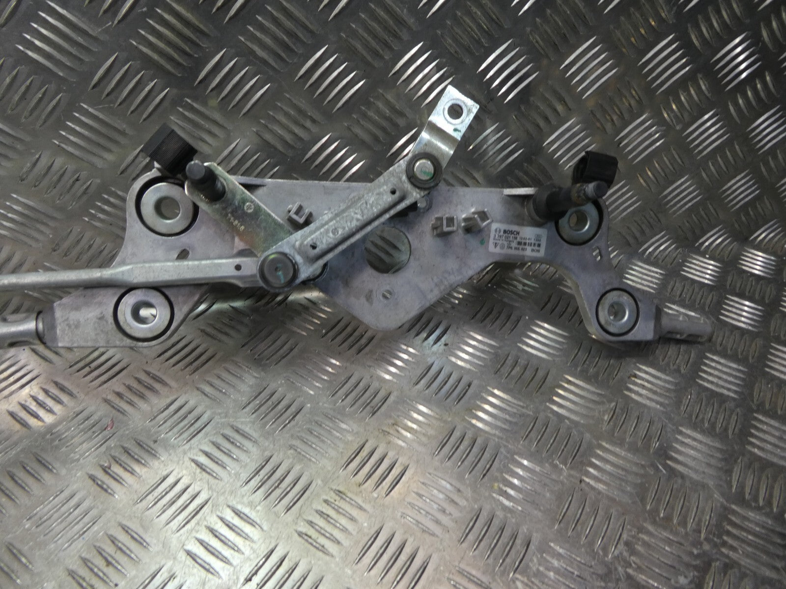 Porsche Cayenne S 92A Gestänge Scheibenwischer Vorne 7P0955023 ORIGINAL gebraucht - 3397021158 – Produktansicht 3