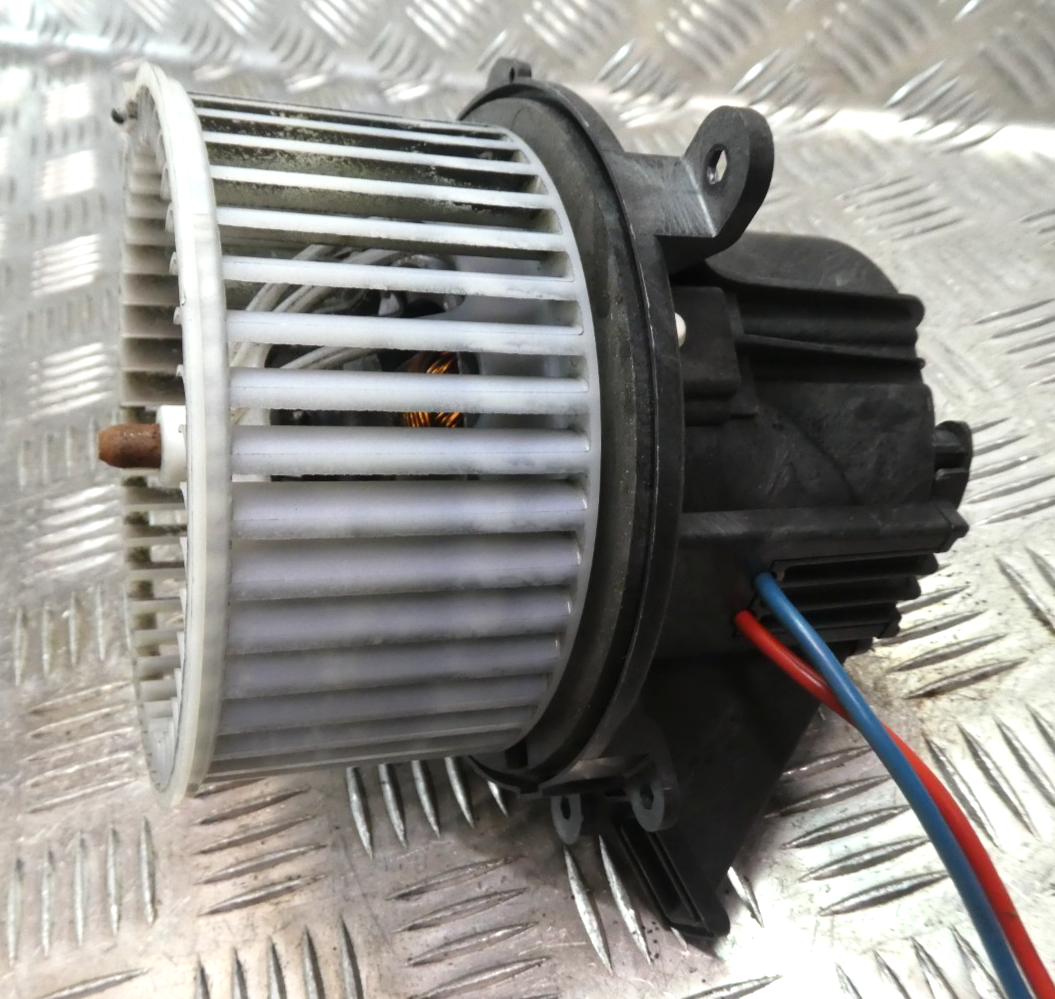 Porsche 3.0 E-Hybrid Gebläsemotor Heizungsmotor Lüftermotor ORIGINAL gebraucht - Panamera – Produktansicht 2