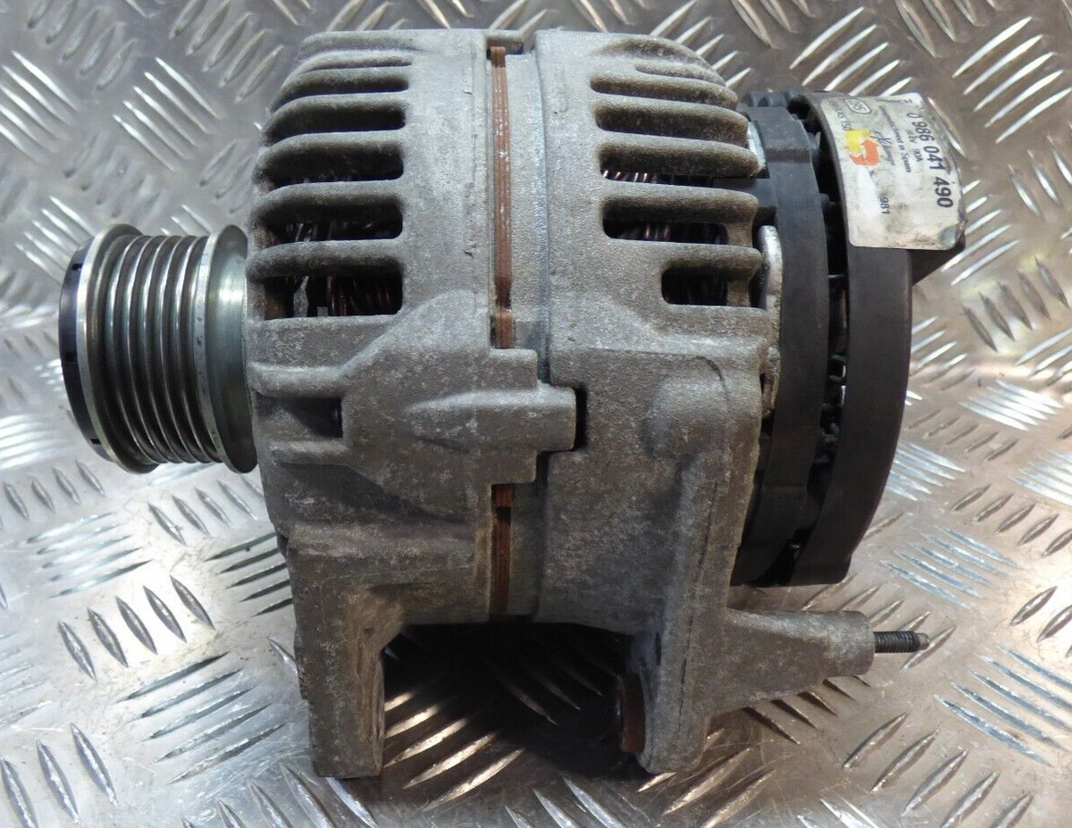 VW Transporter T5 1.9 TDI Lichtmaschine LiMa 90A BOSCH ORIGINAL gebraucht - 0124325001 – Produktansicht 2
