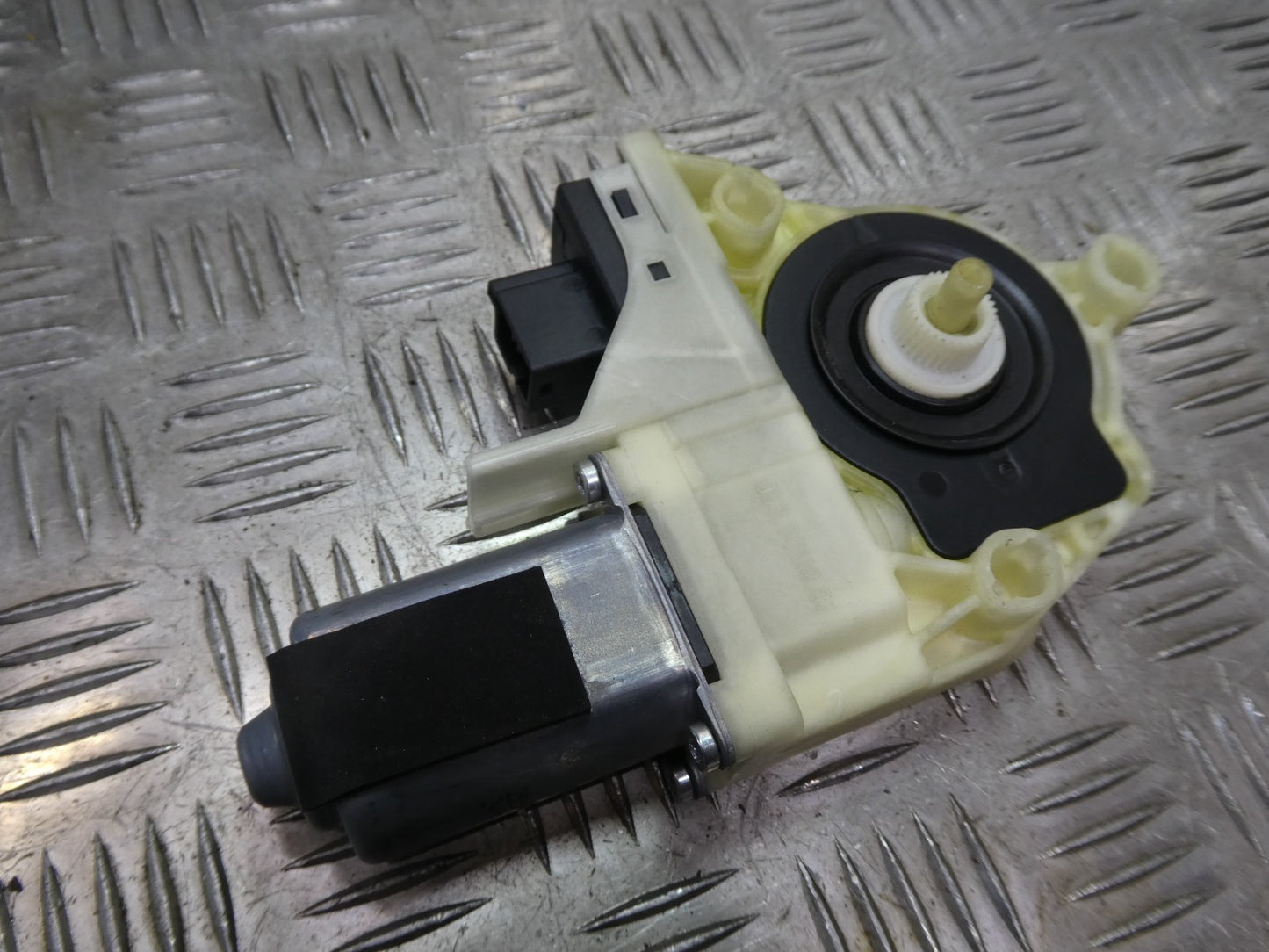 Porsche Panamera 970 Fensterhebermotor Hinten Links ORIGINAL gebraucht - 0536011002 – Produktansicht 2