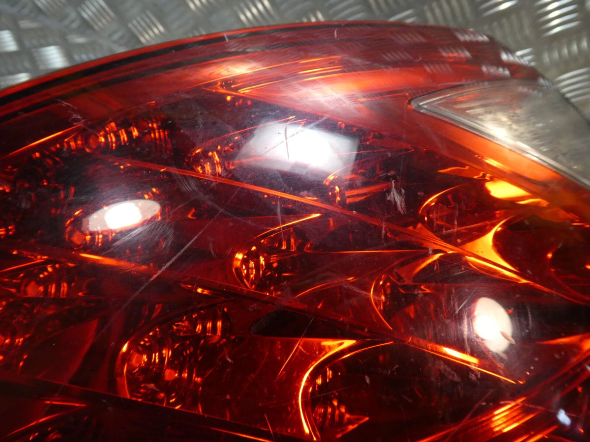 Porsche Cayenne 92A Hinten links außen Rückleuchte LED 7P5945095G ORIGINAL gebraucht - Heckleuchte – Produktansicht 4