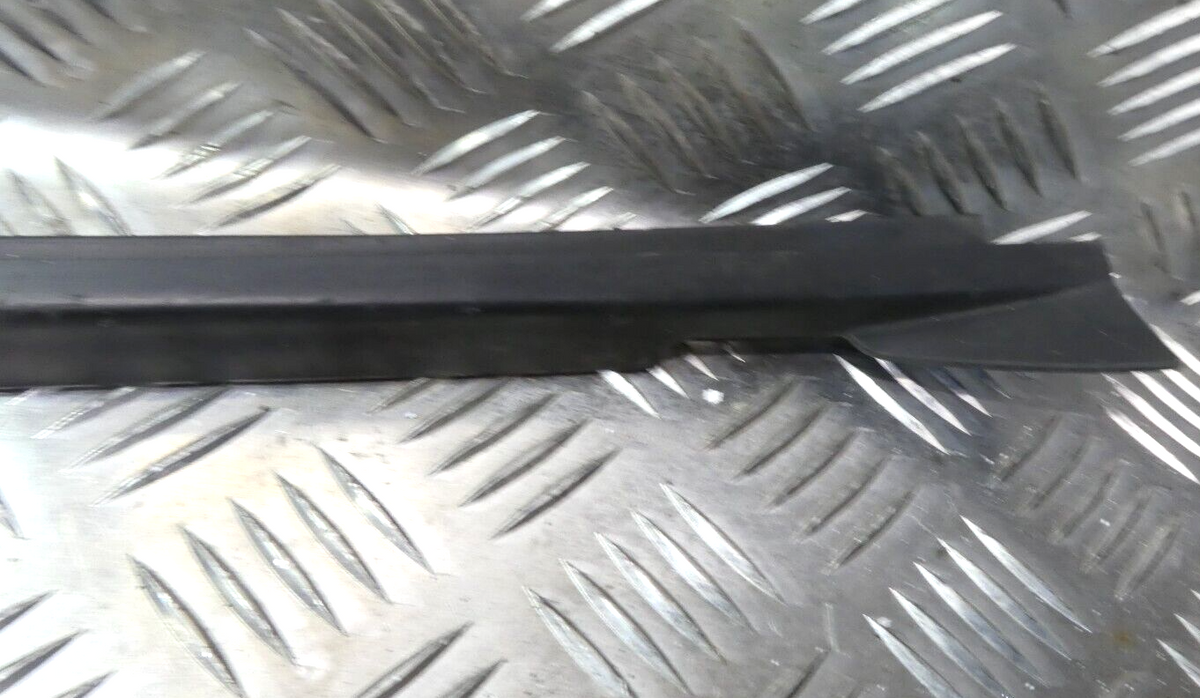 VW ID3 ID.3 Wasserfangleiste Wischleiste rechts 10A854328 ORIGINAL gebraucht - Volkswagen – Produktansicht 2