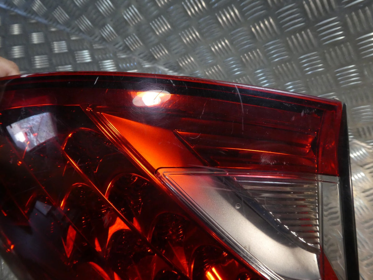 Porsche Cayenne 92A Hinten links außen Rückleuchte LED 7P5945095G ORIGINAL gebraucht - Heckleuchte – Produktansicht 5