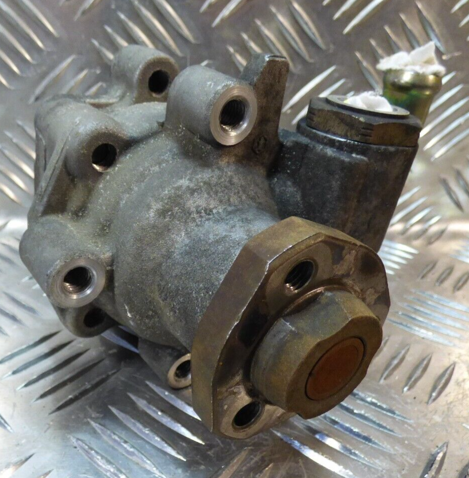 VW T5 1.9 TDI Servopumpe 7E0422154ES ORIGINAL gebraucht - Transporter – Produktansicht 1