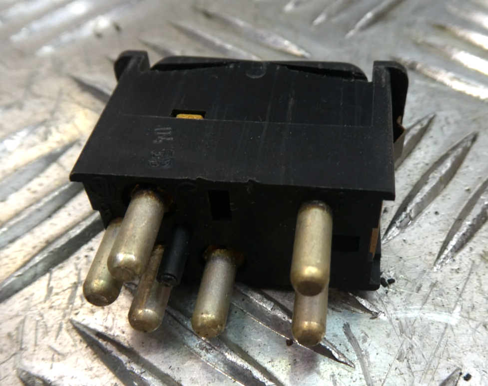 Mercedes-Benz W126 C126 SEC Schalter Sitzheizung KZ ORIGINAL gebraucht - 1268203810 – Produktansicht 2