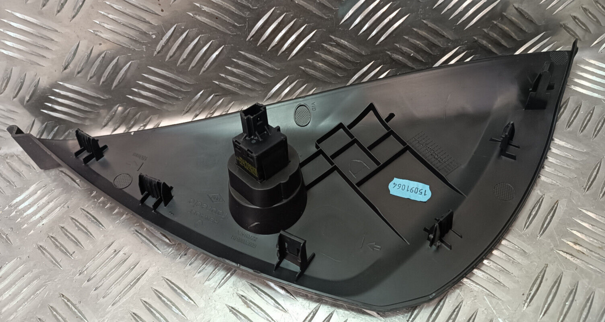 Renault Zoe 2022 Blende Verkleidung Armaturenbrett 2270917X ORIGINAL gebraucht - 689208654R – Produktansicht 2