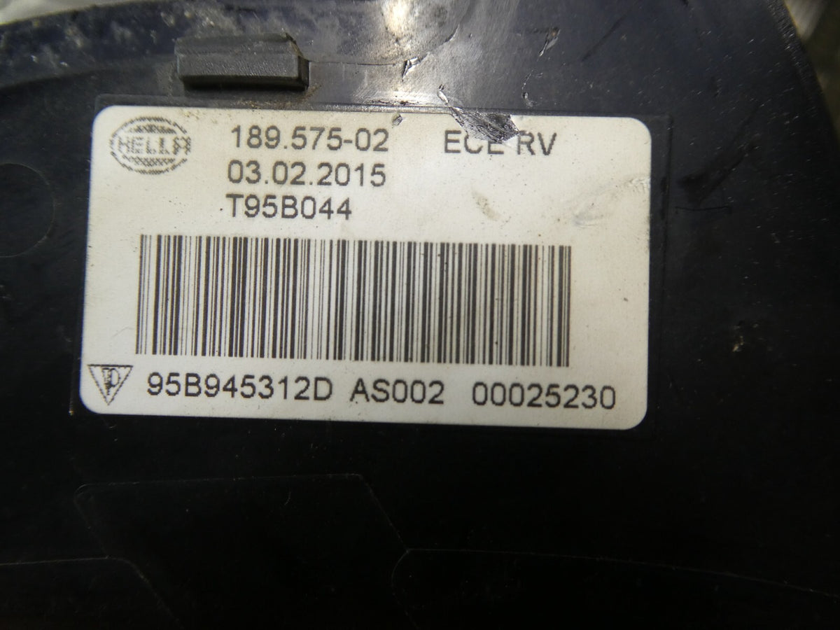 Porsche Macan 95B Rücklichtabdeckung hinten rechts 95B945312D ORIGINAL gebraucht - Abceckung – Produktansicht 3