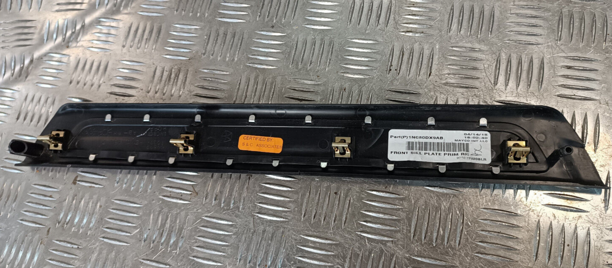 Jeep Grand WK2 Leiste Einstiegsleiste Vorne . P1NC80DX9AB ORIGINAL gebraucht - Cherokee – Produktansicht 2