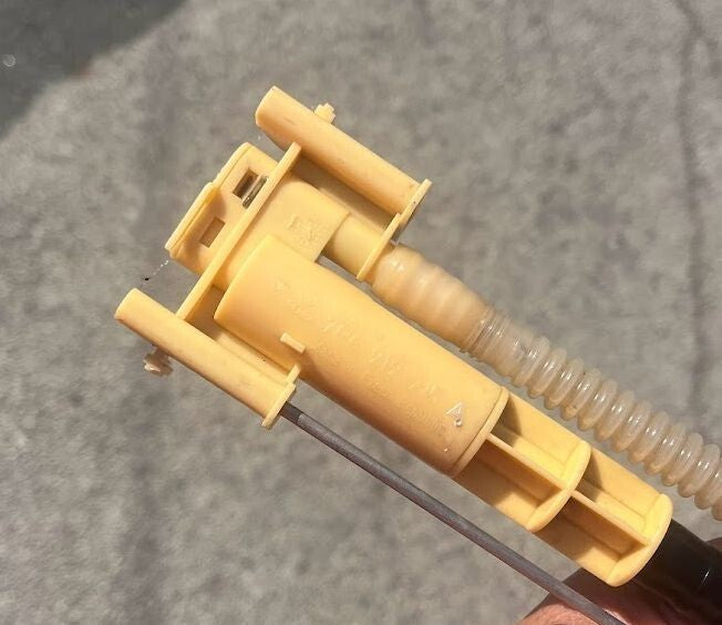 Porsche Cayenne II 92A satz für Linke Kraftstoffpumpe 7P6919715A ORIGINAL gebraucht - Kraftstoffrohr – Produktansicht 5