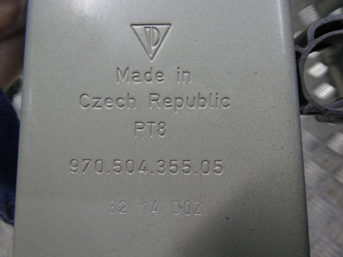 Porsche 970 Halter Konsole Scheinwerfer aussparung Kotflügel vorne Link ORIGINAL gebraucht - Panamera – Produktansicht 4