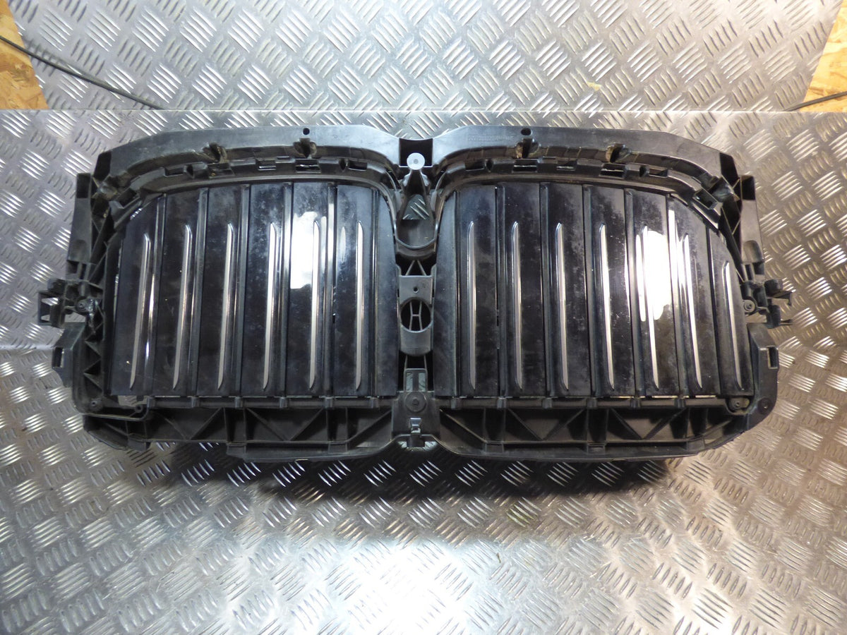 BMW X5 G05 2022 Kühlergrill Entlüftungsklappe Kühlergitter 226775 ORIGINAL gebraucht - Frontgrill – Produktansicht 1
