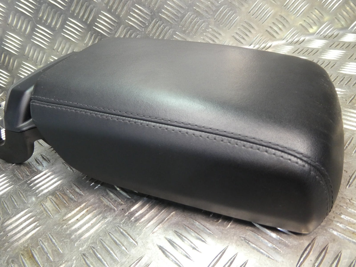 Porsche Macan 95B Leder schwarz ORIGINAL gebraucht - Armlehne – Produktansicht 3