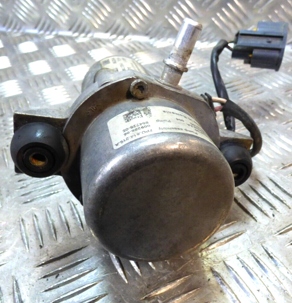 Porsche Cayenne 92A Hybrid Unterdruckpumpe Bremse 7P0614215A ORIGINAL gebraucht - Elektrische – Produktansicht 2