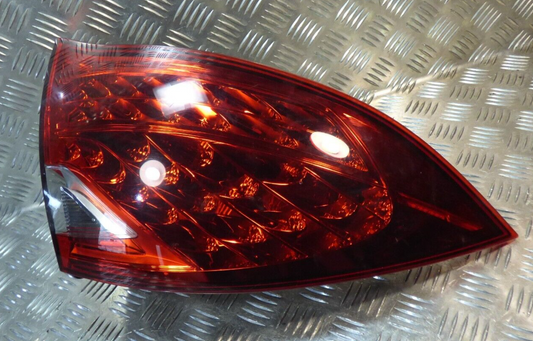 Porsche Cayenne 92A Orig. LED Rückleuchte aussen links 7P5945095F ORIGINAL gebraucht - Heckleuchte – Produktansicht 1