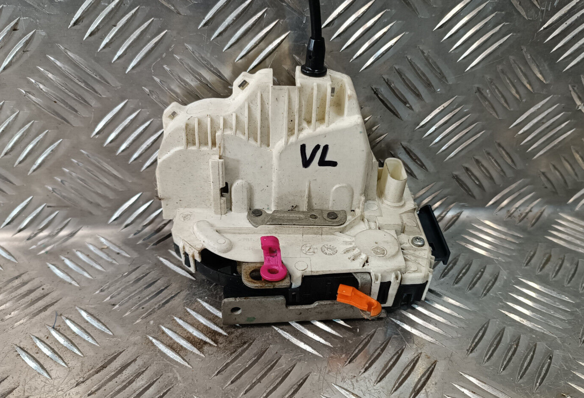 Jeep Grand Cherokee WK2 Türschloss Türschloß Vorne links ORIGINAL gebraucht - P04589921AF – Produktansicht 1