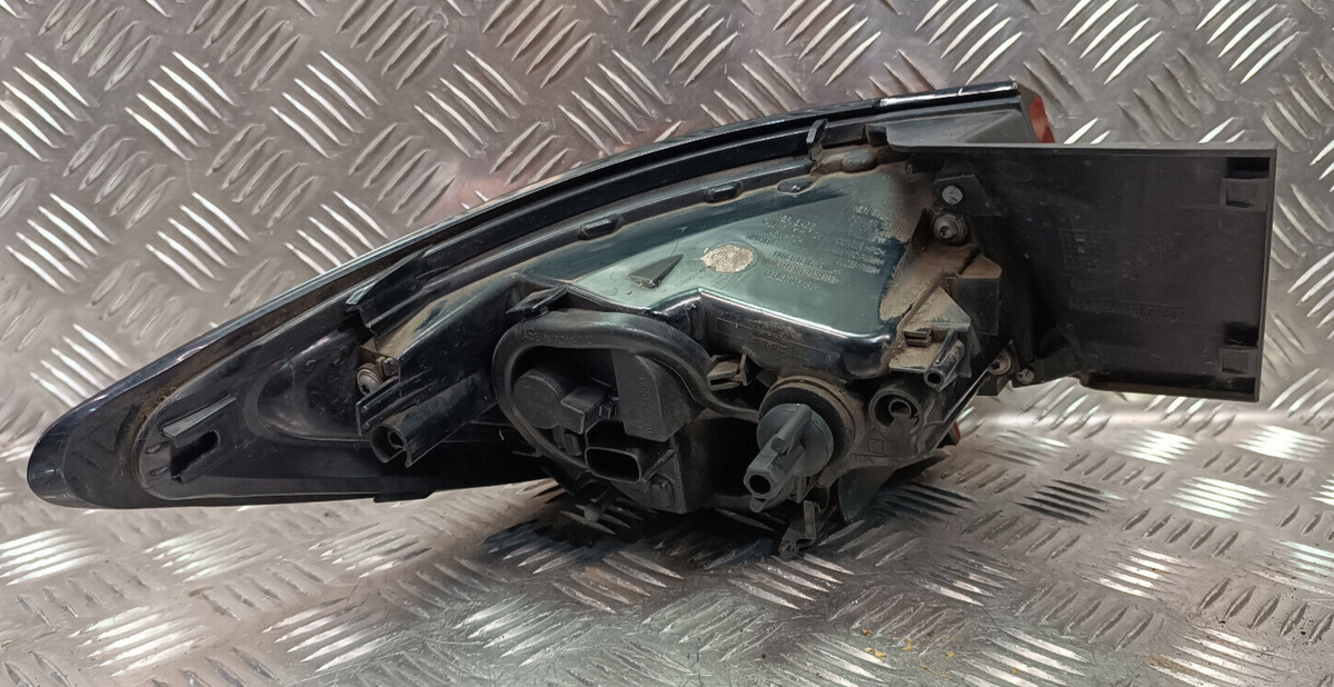 OPEL ASTRA K 1.4 Turbo Rückleuchte Hinten Rechts GM ORIGINAL gebraucht - 39015944 – Produktansicht 2