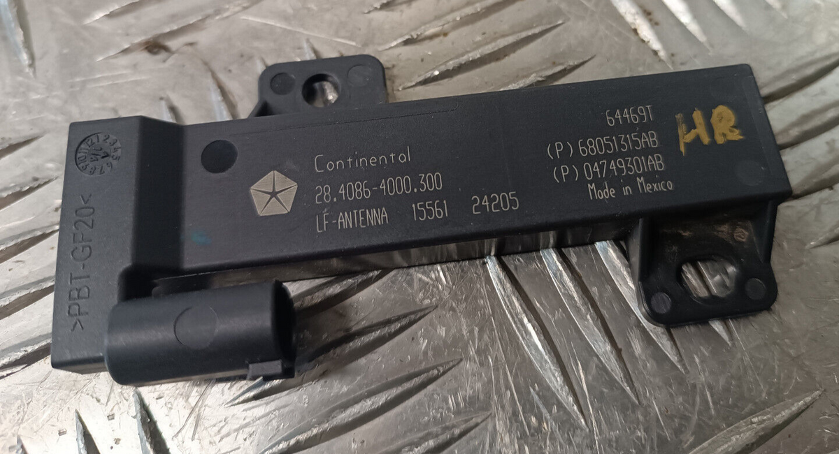 Jeep Grand Cherokee WK2 Radio Antenne Hinten Module ORIGINAL gebraucht - 68051315AB – Produktansicht 1
