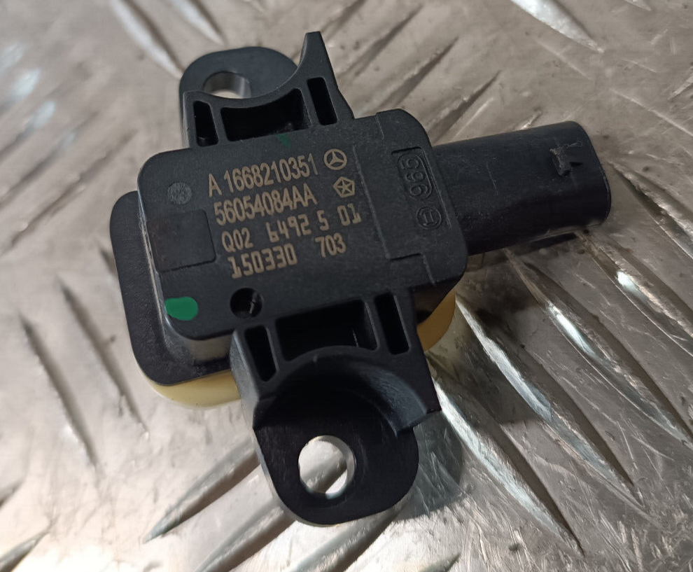 Jeep Grand Cherokee WK2 Aufprallsensor Sensor 56054084AA ORIGINAL gebraucht - A1668210351 – Produktansicht 2