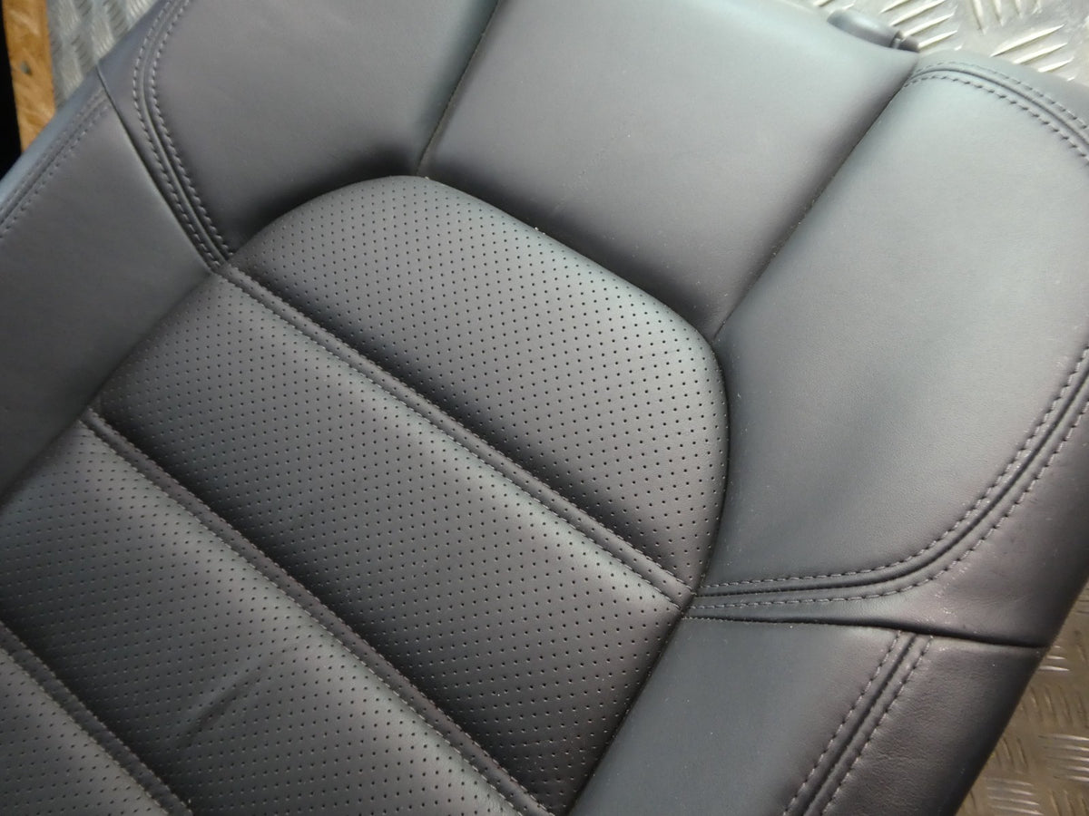 Porsche Macan 95B Schwarz Leder Stütze Sitze hinten rechts NEUWERTIG ORIGINAL gebraucht - Sitzlehne – Produktansicht 5