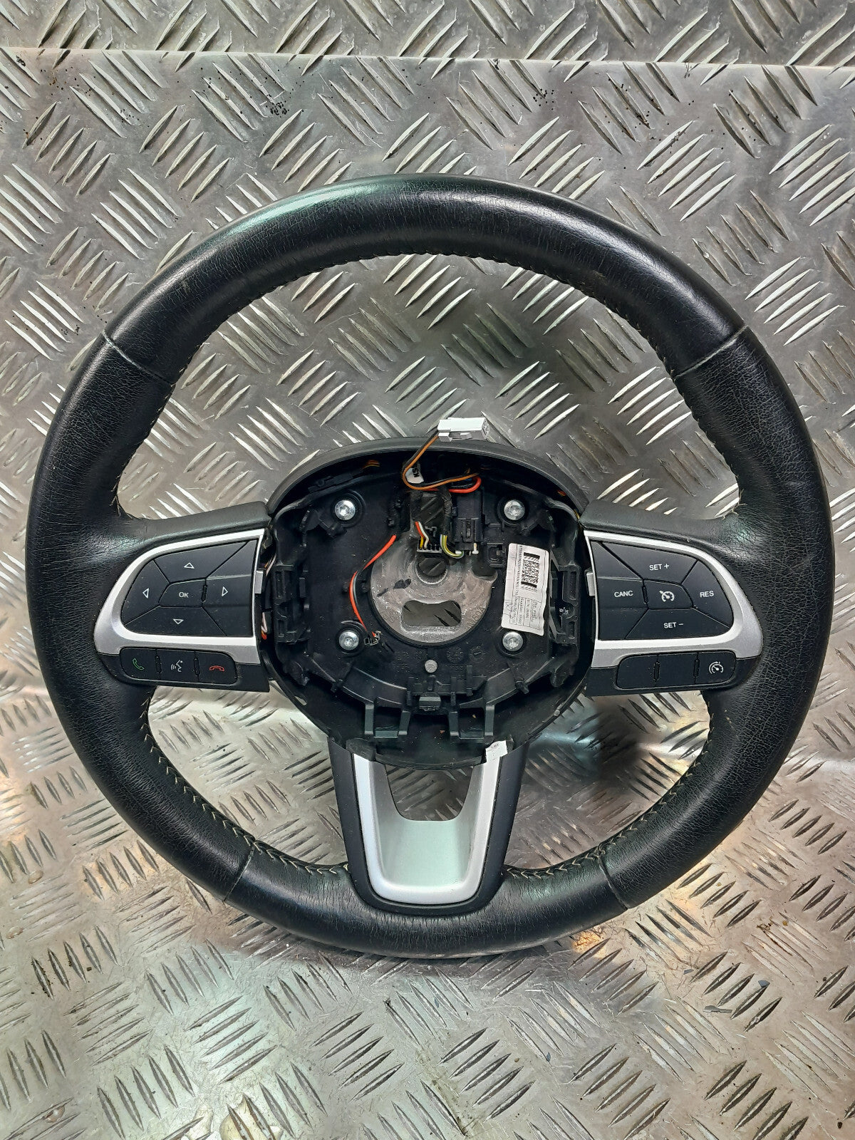 Jeep Renegade ab 2014 Multi Lenkrad 7356038250 ORIGINAL gebraucht - 104199202 – Produktansicht 1