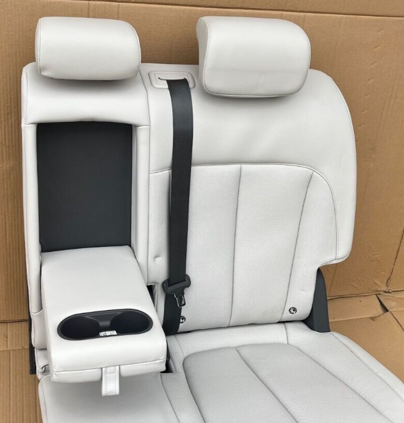 HYUNDAI IONIQ 5 Leder Sitze Hinten Links Weiß Ausstattung wie NEU ORIGINAL gebraucht - reichhaltigste – Produktansicht 4