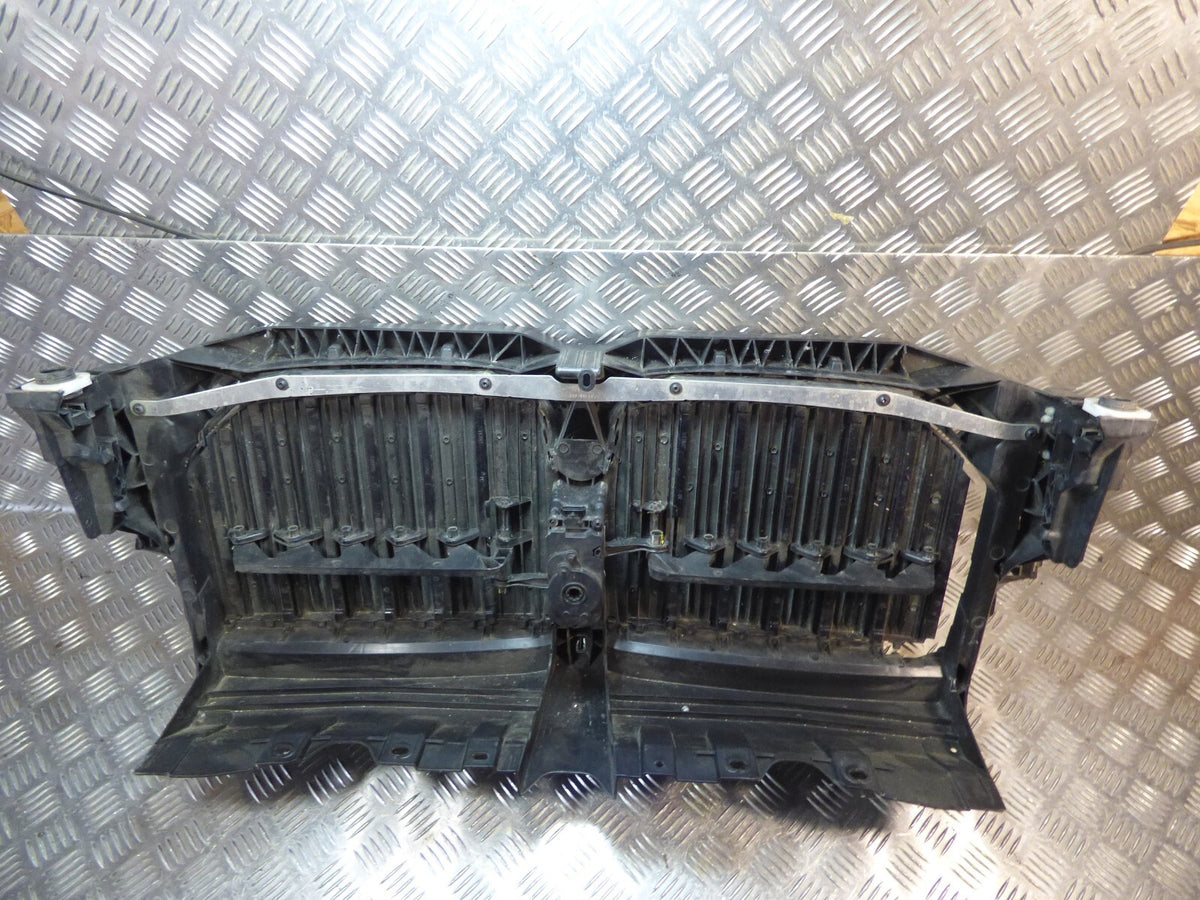 BMW X5 G05 2022 Kühlergrill Entlüftungsklappe Kühlergitter 226775 ORIGINAL gebraucht - Frontgrill – Produktansicht 8