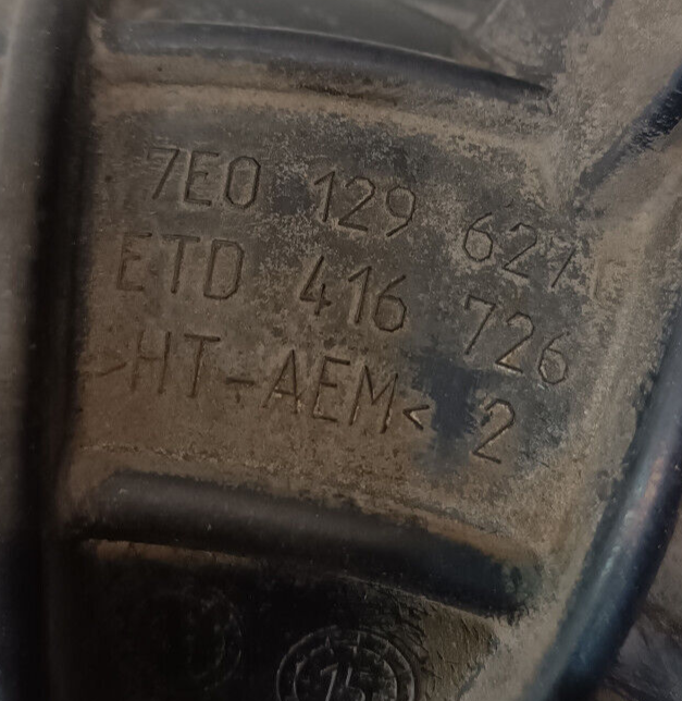 VW T5 2.0 TDI Lufteinlass Ansaugrohr Schlauch 7E0129615D ORIGINAL gebraucht - Transporter – Produktansicht 4