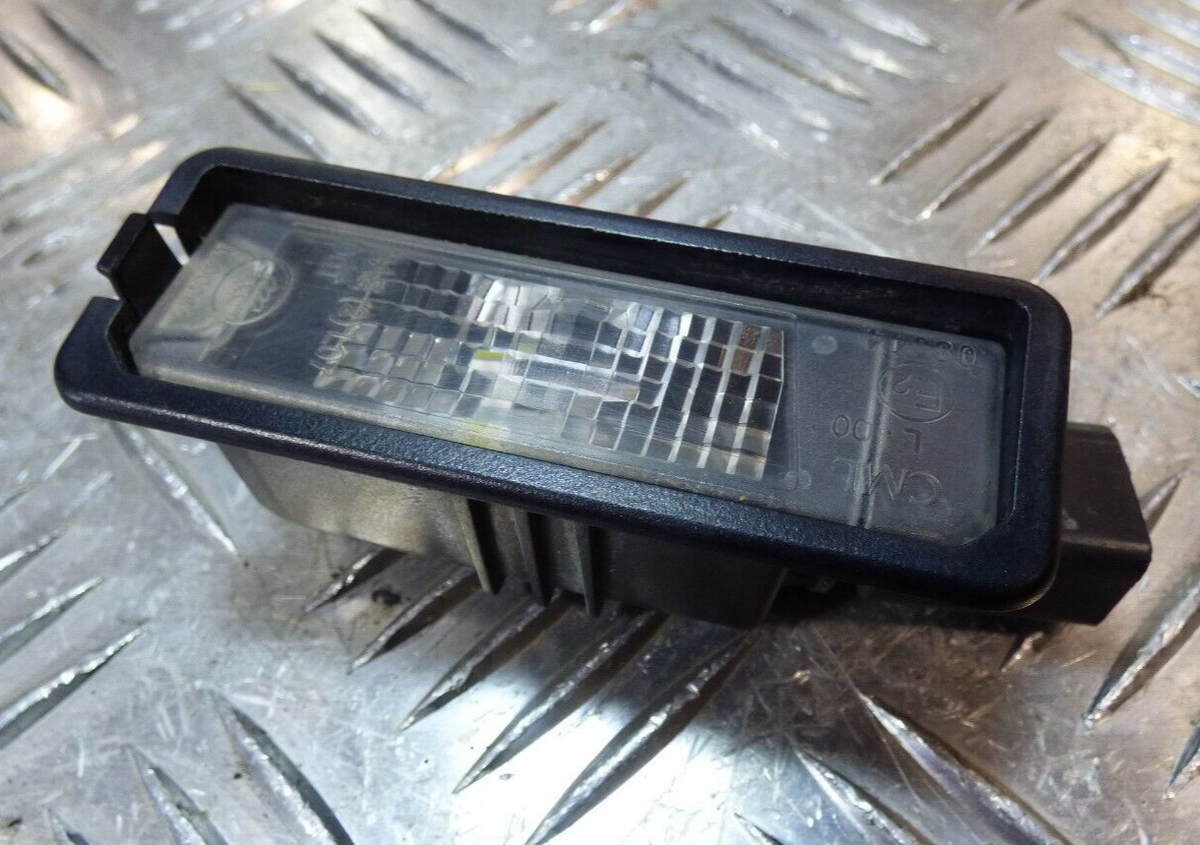 Porsche Cayenne S 92A 1K8943021 ORIGINAL gebraucht - Kennzeichenleuchte – Produktansicht 1