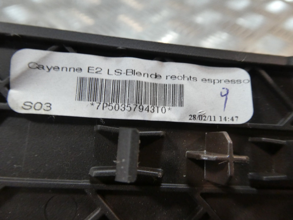 Porsche Cayenne 92A Abdeckung Armaturenbrett 7P5035794 3T0 Espresso ORIGINAL gebraucht - Lautsprecher – Produktansicht 3