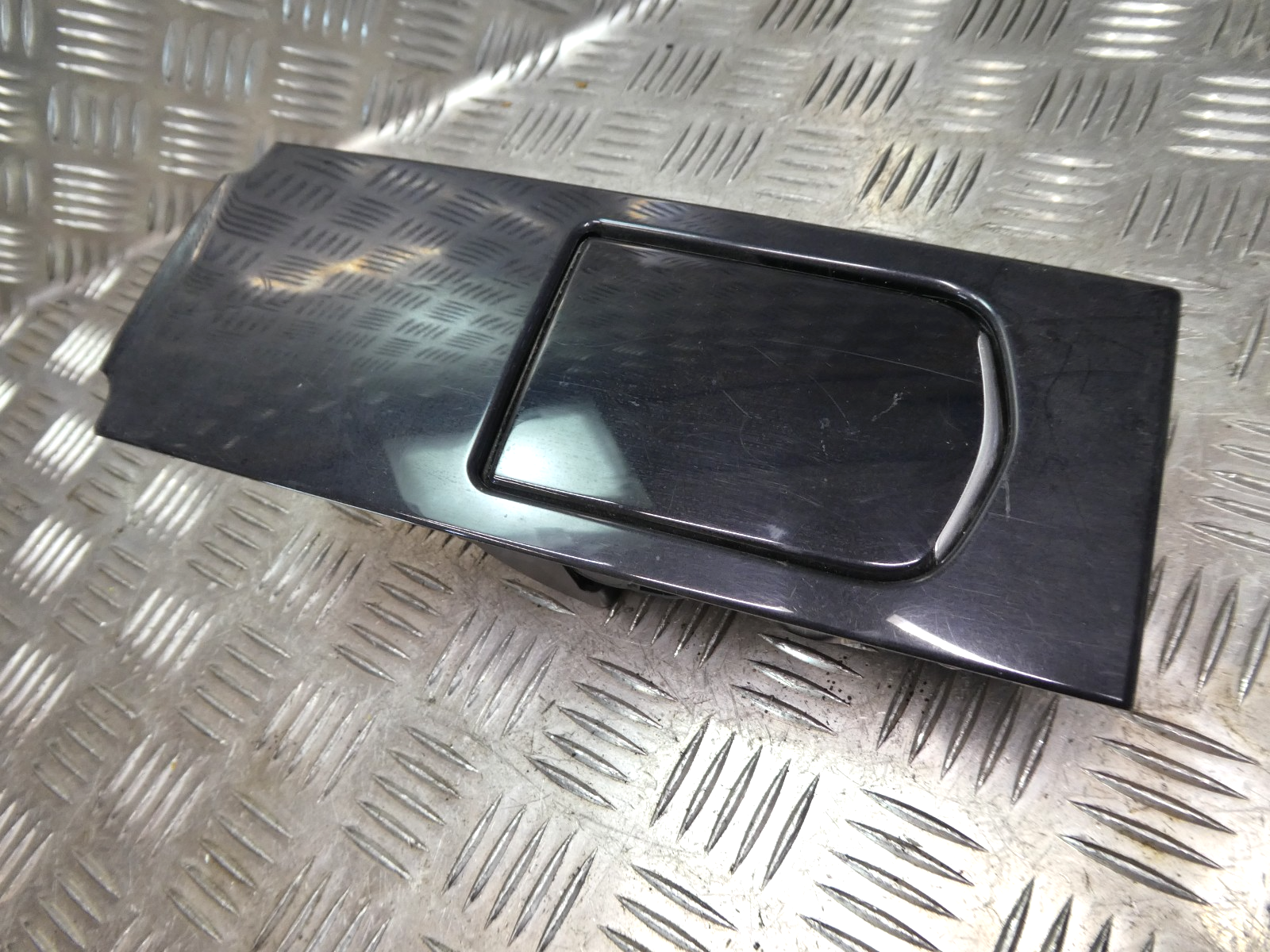 Porsche Panamera 970 Cupholder Getränkehalter Hinten Klavierlack ORIGINAL gebraucht - 97055348100 – Produktansicht 2