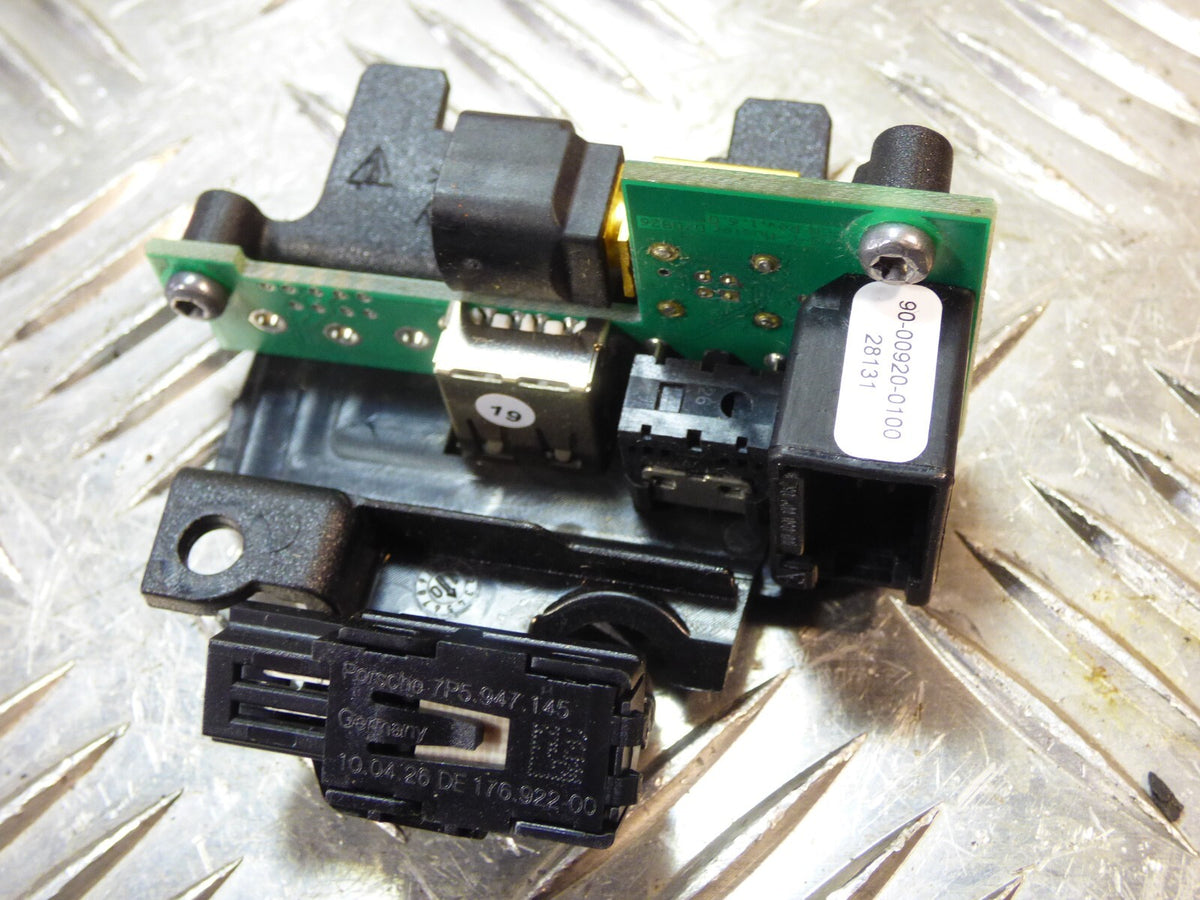 Porsche Cayenne 92A mit USB Steckdose 7P5947145 + 7PP035727B ORIGINAL gebraucht - Innenraumbeleuchtug – Produktansicht 2