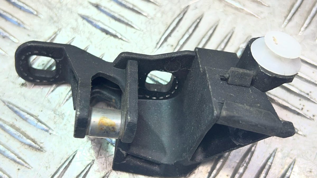 Smart ForTwo 451 Cabrio Verdeck Verschluss A Säule vorne links ORIGINAL gebraucht - A4517730122 – Produktansicht 2