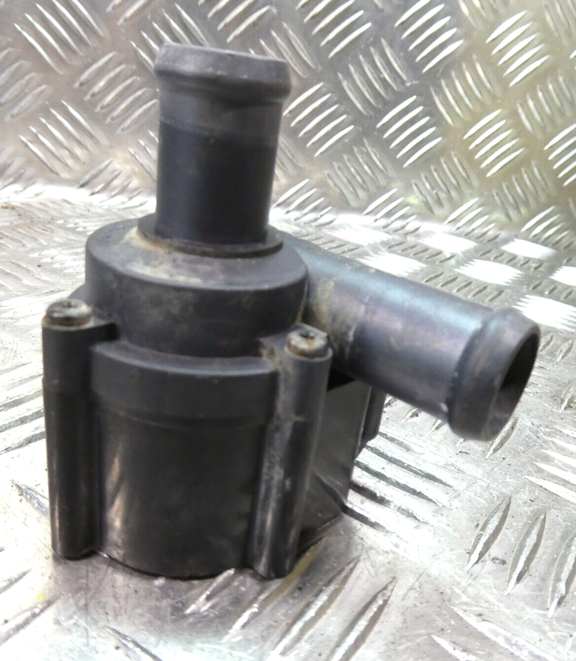Porsche Cayenne 92A Zusatzwasserpumpe Wasserpumpe ORIGINAL gebraucht - 059121004G – Produktansicht 1