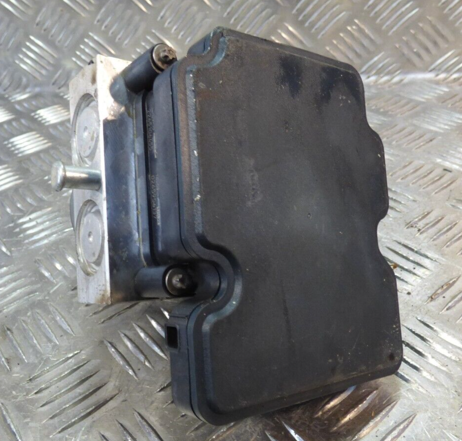 Jeep Cherokee KL 2015 ABS Steuergerät Pumpe Hydrauikblock 0265956137 ORIGINAL gebraucht - P68237001AD – Produktansicht 3
