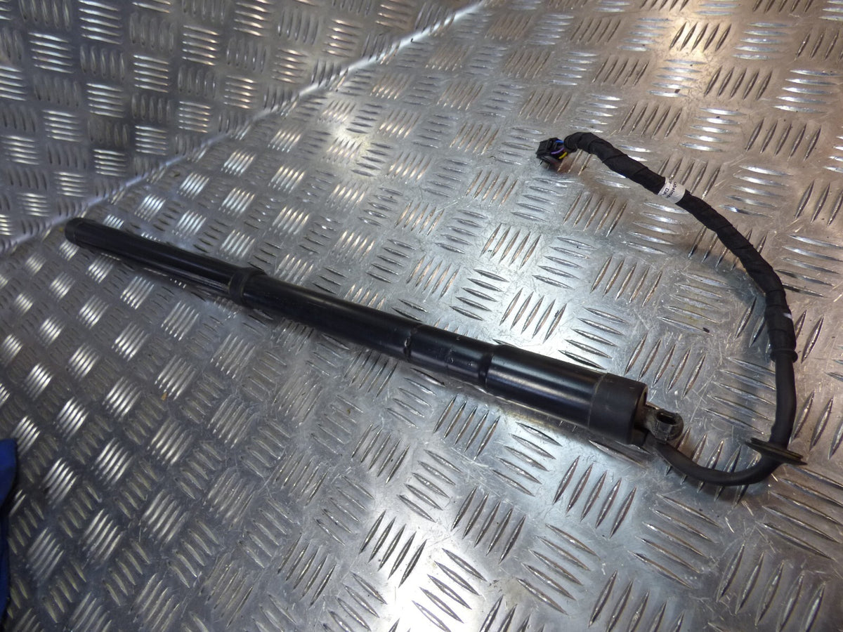 Porsche Cayenne 92A 2012 Heckklappe Hub Powerlift 7P5827851B L = R ORIGINAL gebraucht - Gasfeder – Produktansicht 1