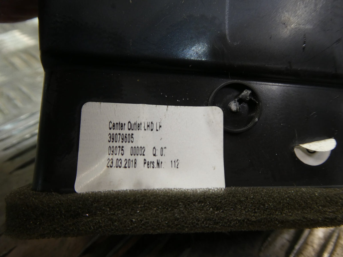 OPEL ASTRA K Luftdüse Luftströmer mitten Links GM schwarz ORIGINAL gebraucht - 39079605 – Produktansicht 4